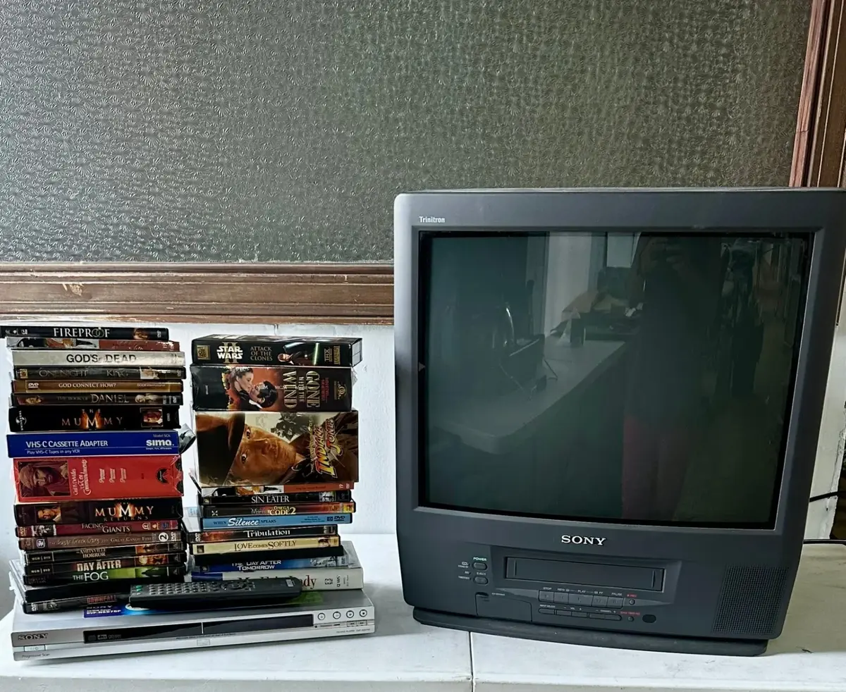 Sony Trinitron 20" CRT TV/VCR Combo Model KV-20VM42, Sony DVD Player + Misc VHS Tapes & DVDs