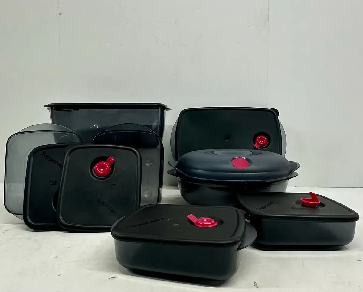 Tupperware Vent and Serve Set