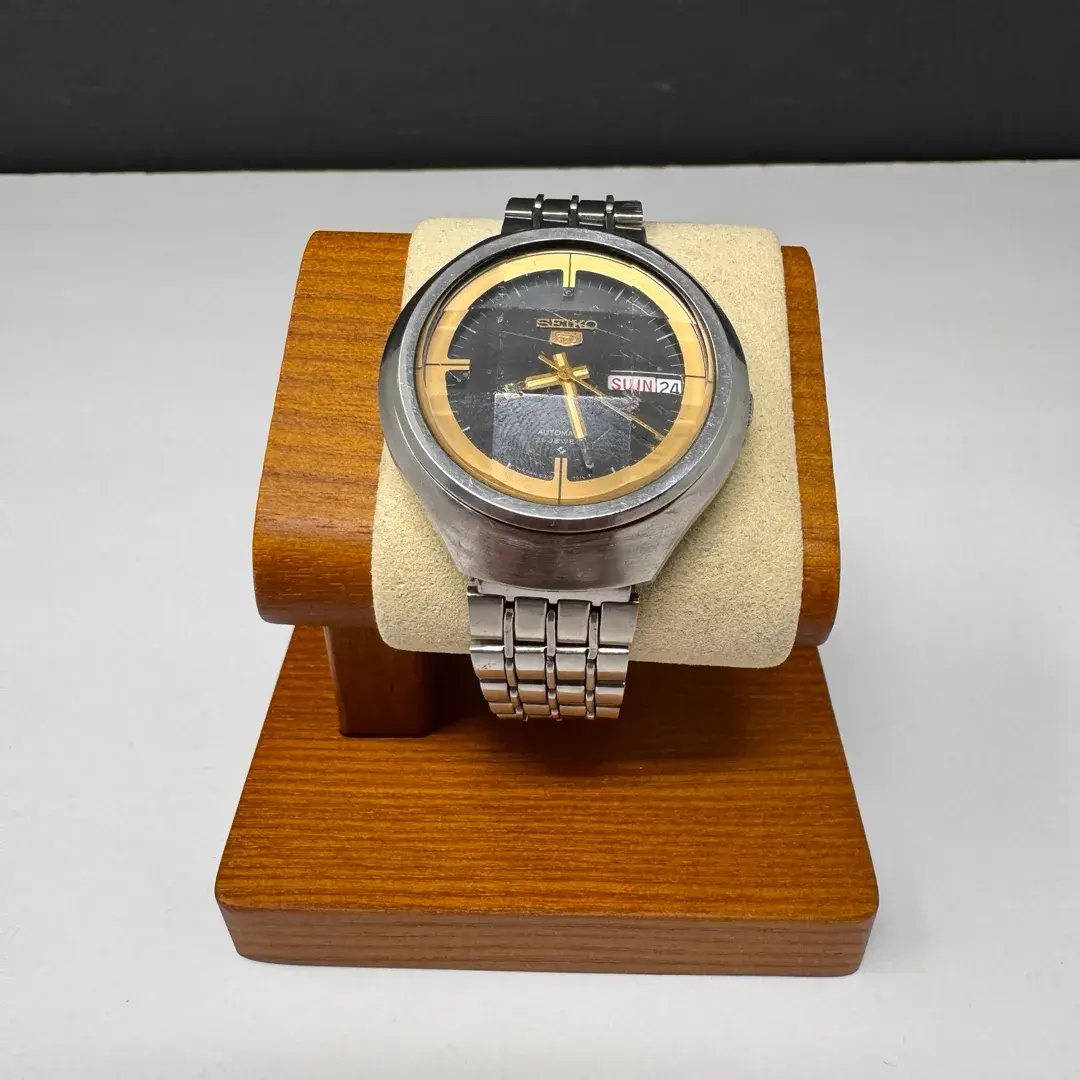 Classic Seiko 5 Automatic Men’s Black & Gold Day-Date Watch