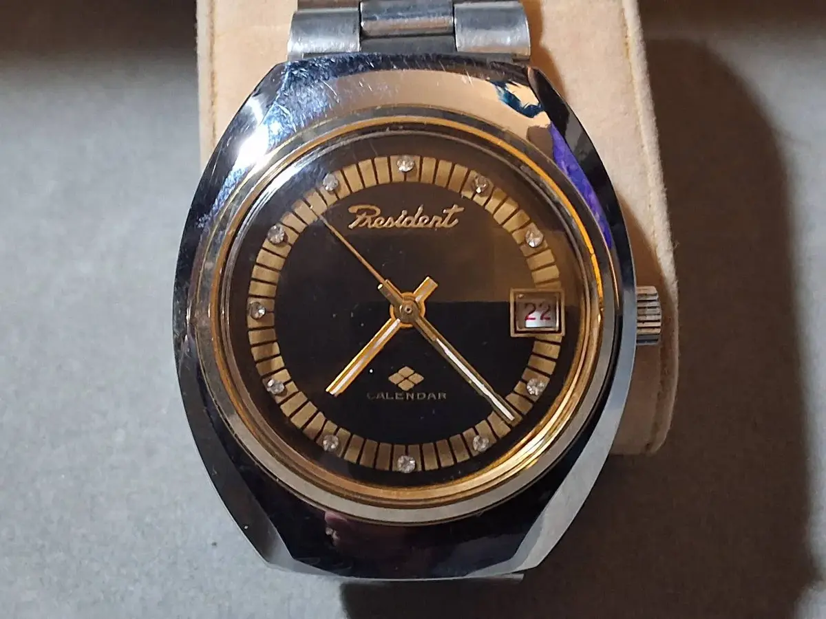 Vintage PRESIDENT Calendar Date Wristwatch with Black Dial 