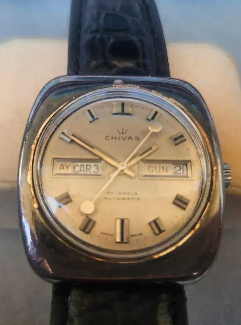 Vintage CHIVAS 25-Jewel Automatic Swiss Day-Date Wristwatch