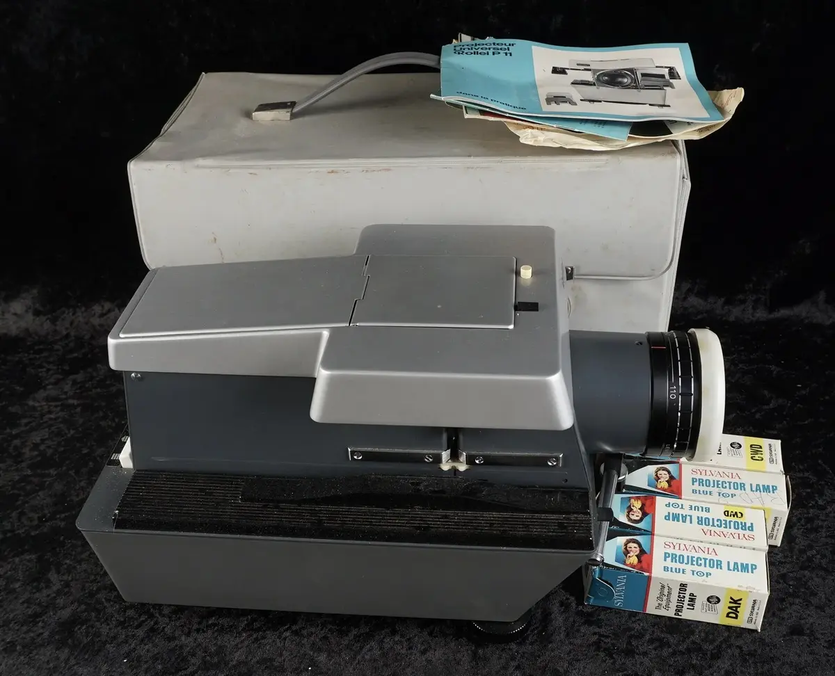 Vintage Rollei Projector With Heidosmat Lens, Carry Case, Manuals & Sylvania Projector Lamps
