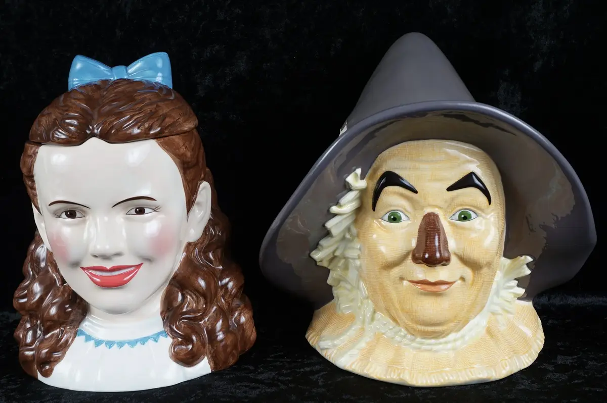 2 Enesco Wizard of Oz Cookie Jars, Dorothy & Scarecrow Heads