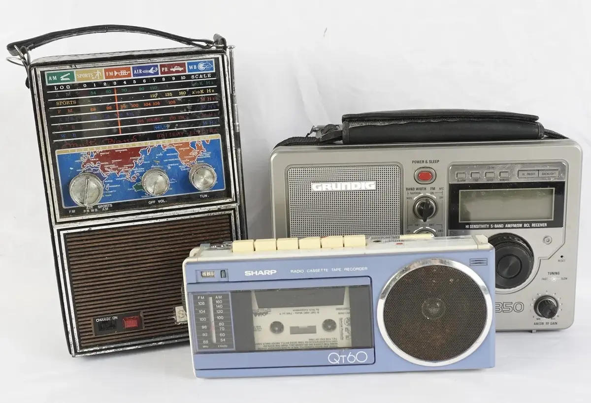 2 Vintage Radios Working (Grundig S350, Sonnet 181P) & Sharp QT60 Radio Cassette Recorder
