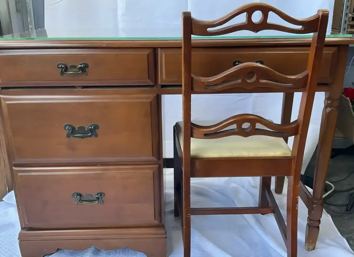 Maple Knee Hole Desk
