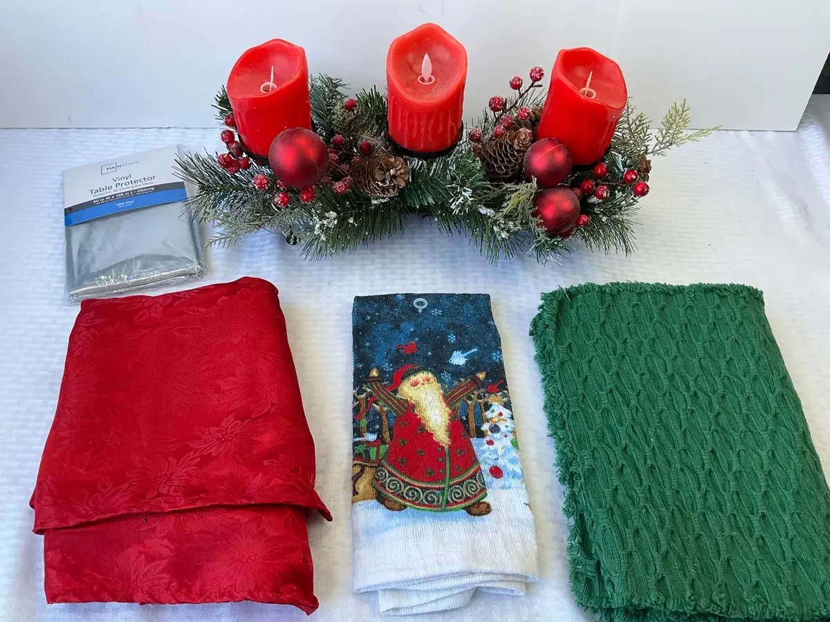 Christmas Candle Centerpiece Linens
