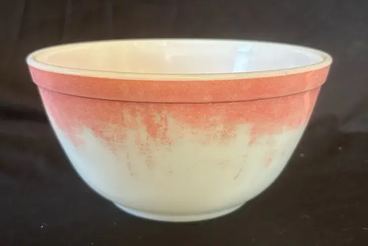 Vintage Pyrex Pink 1.5 Qt Mixing Bowl