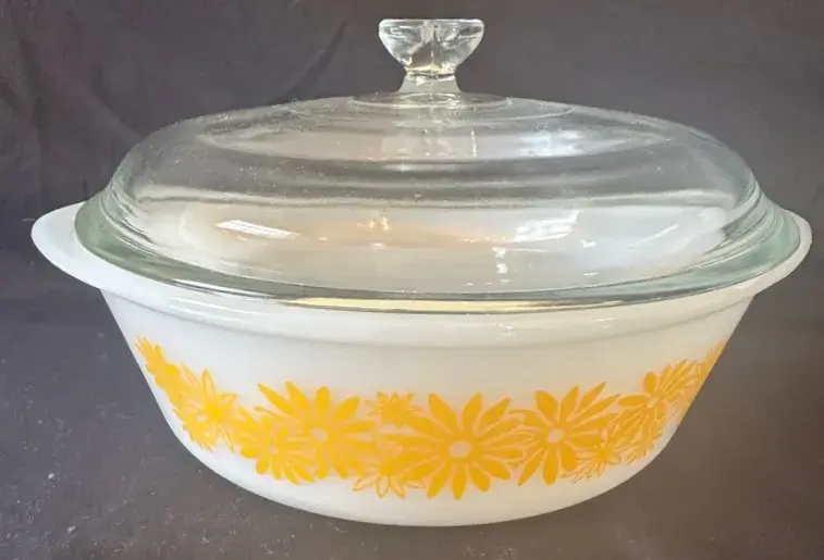 Vintage 2 Qt Yellow Daisy Ovenware Lidded Casserole Dish