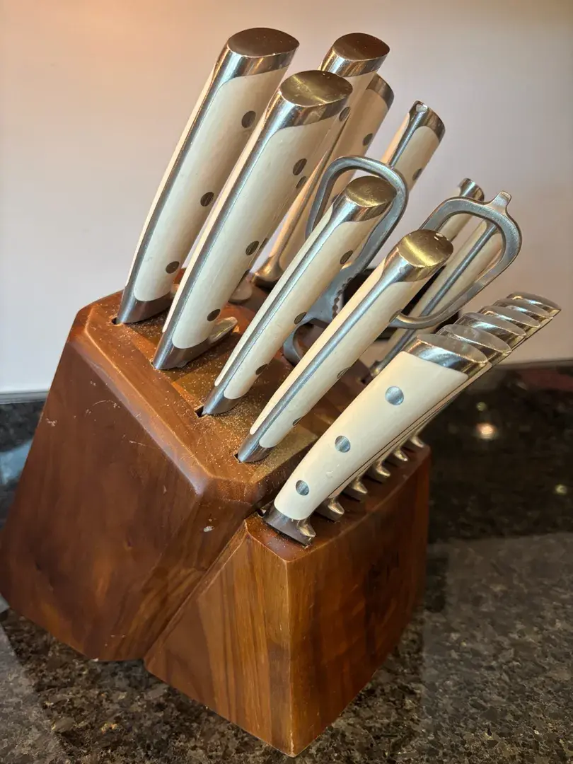 Cangshan Knife Set And Block 