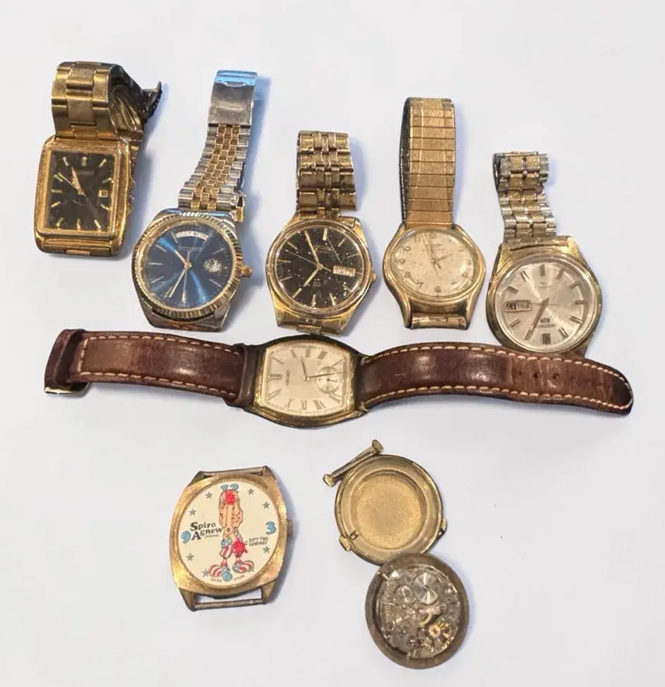 Men’s Watches For Parts Or Repair