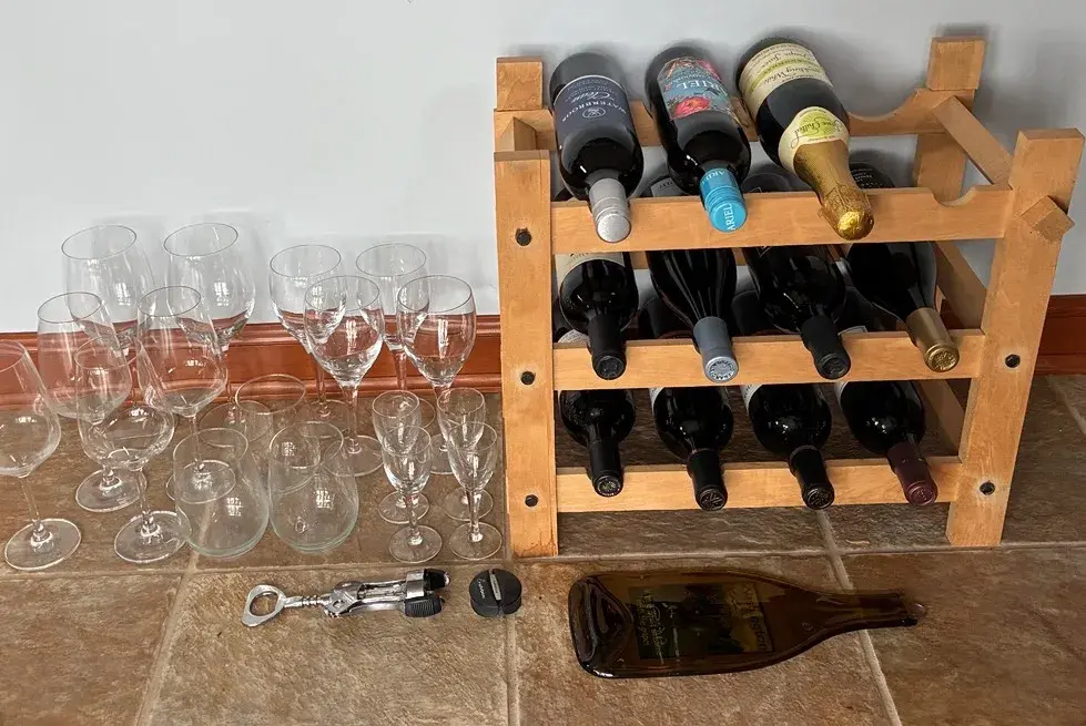 Wine Glasses And Wine Rack 