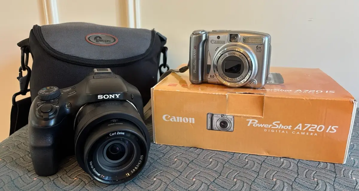 Sony Cyber-Shot And Canon PowerShot A720 IS Cameras
