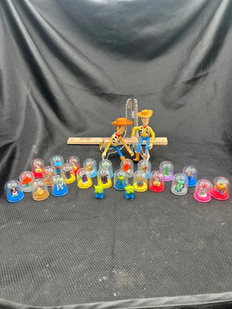 Toy Story Vintage Miniature Globe Figurines & Woody