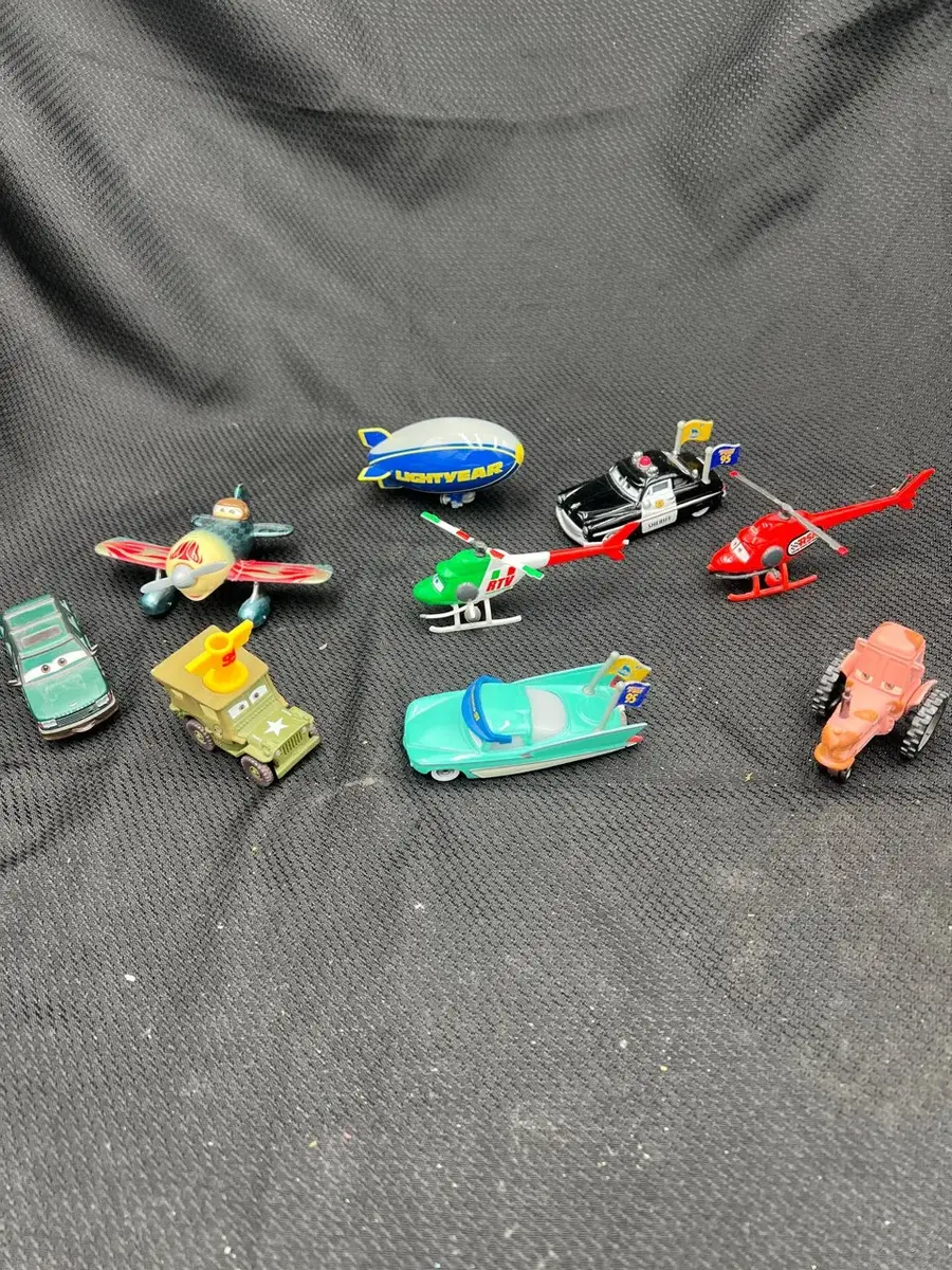 Pixar Cars Flyers & Friends