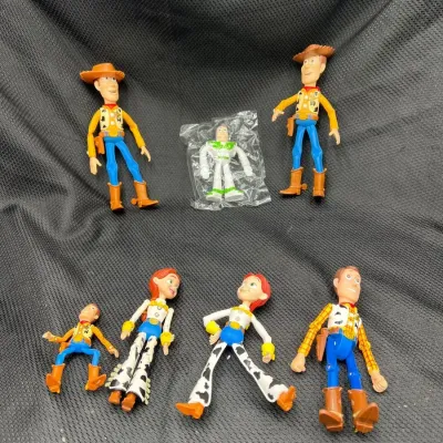 Toy Story Vintage Buzz Plus 4 Woody’s & 2 Jessie’s 
