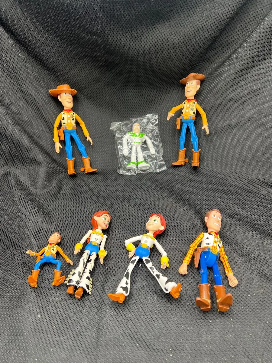Toy Story Vintage Buzz Plus 4 Woody’s & 2 Jessie’s 