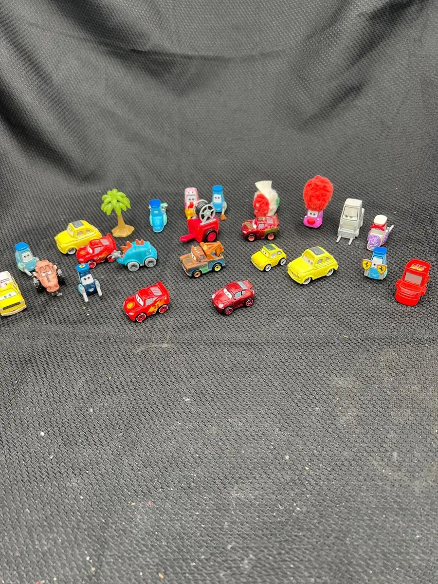 Pixar Cars Minis - 23 Count 