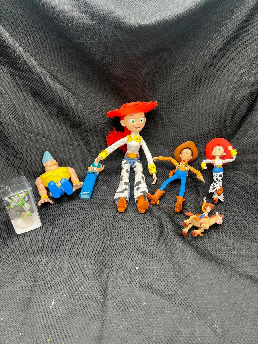 Toy Story Woody, Jessie, & Friends