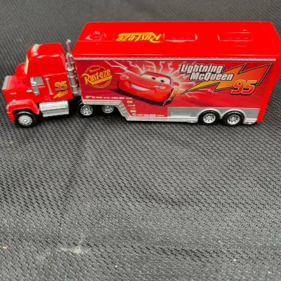 Pixar Cars Lightning McQueen Mack Hauler