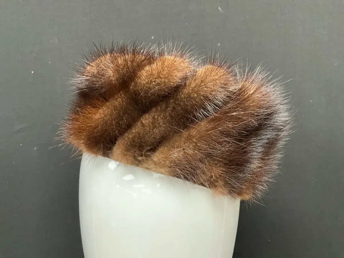 Vintage MISS ILA Fur Pill Box Hat