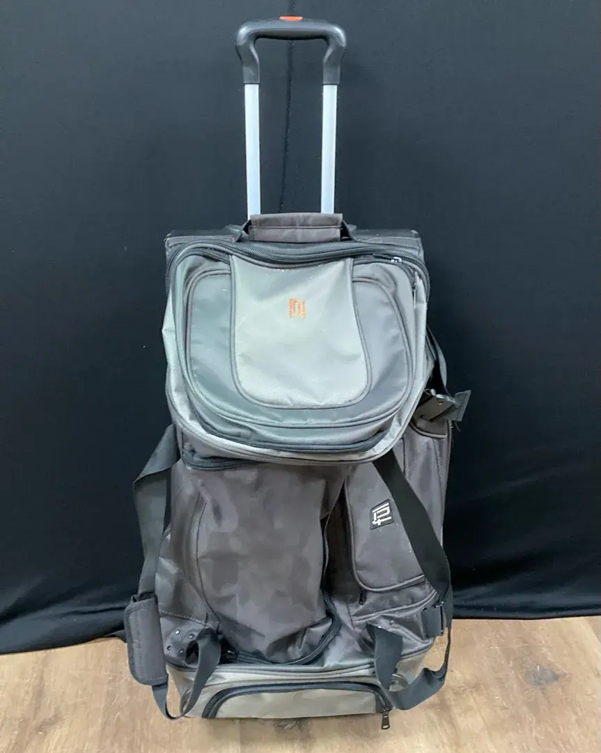 FUL Rolling Duffle Bag