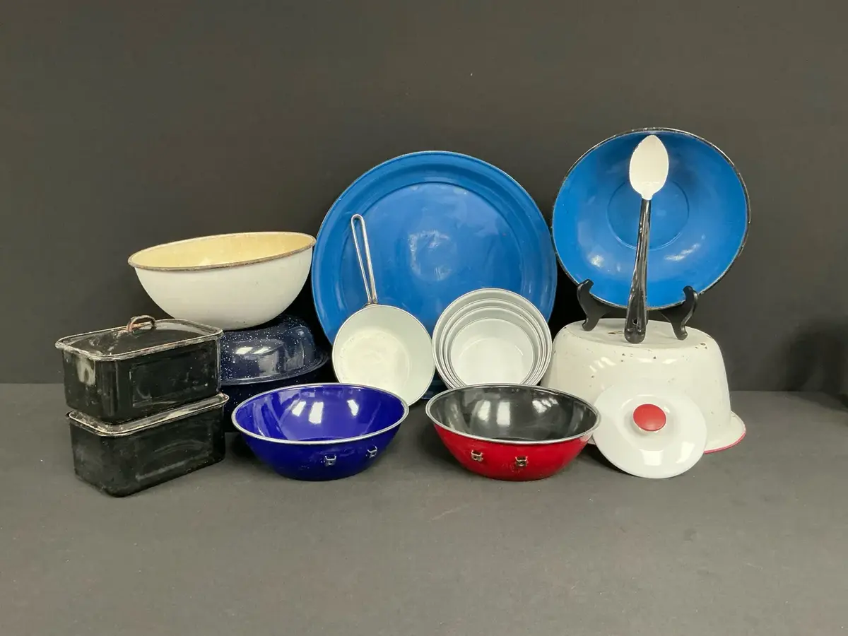 Enamel Serve And Cookware 