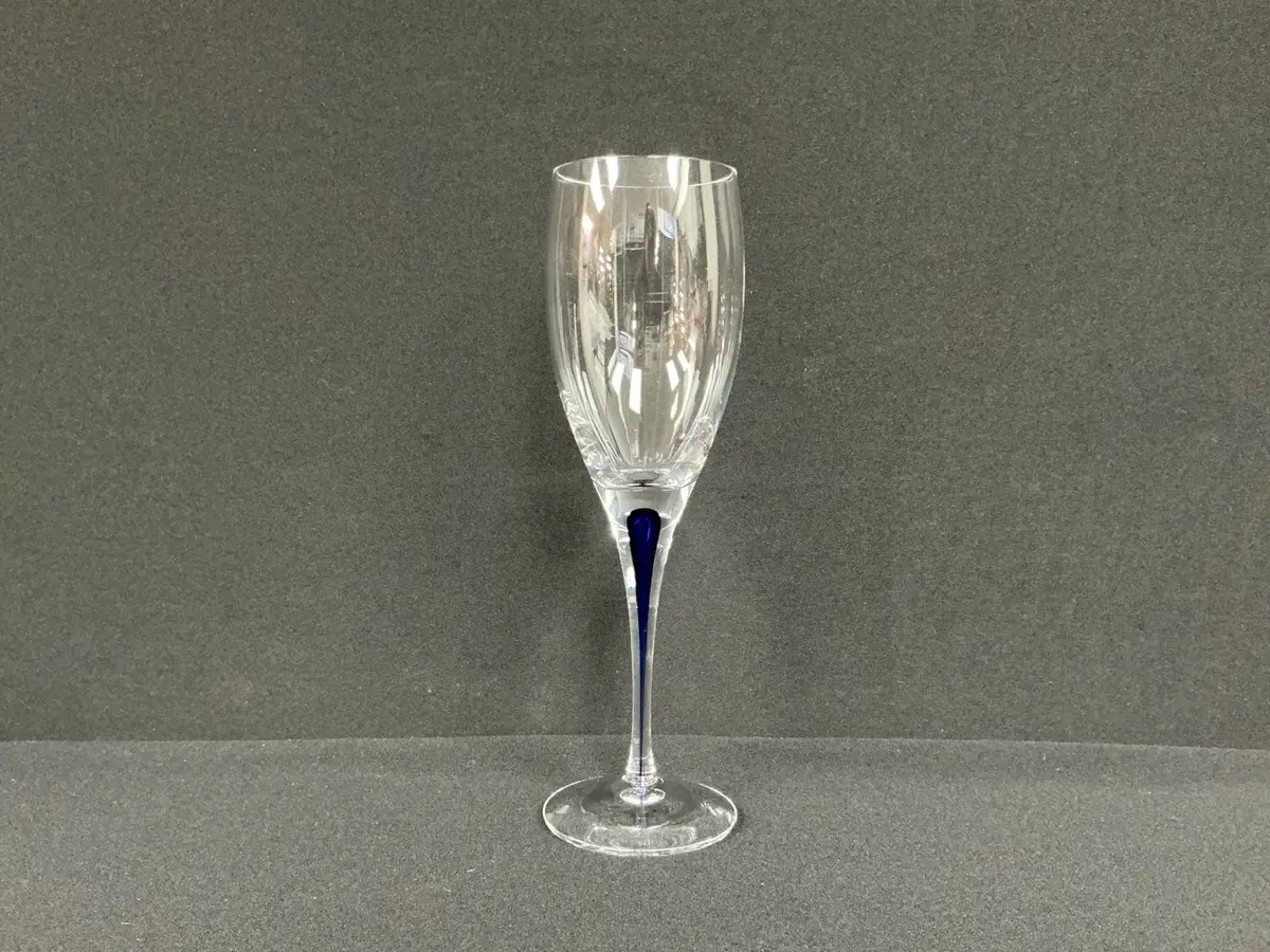 Orrefors Intermezzo Blue 6oz Crystal Wine Glass 4