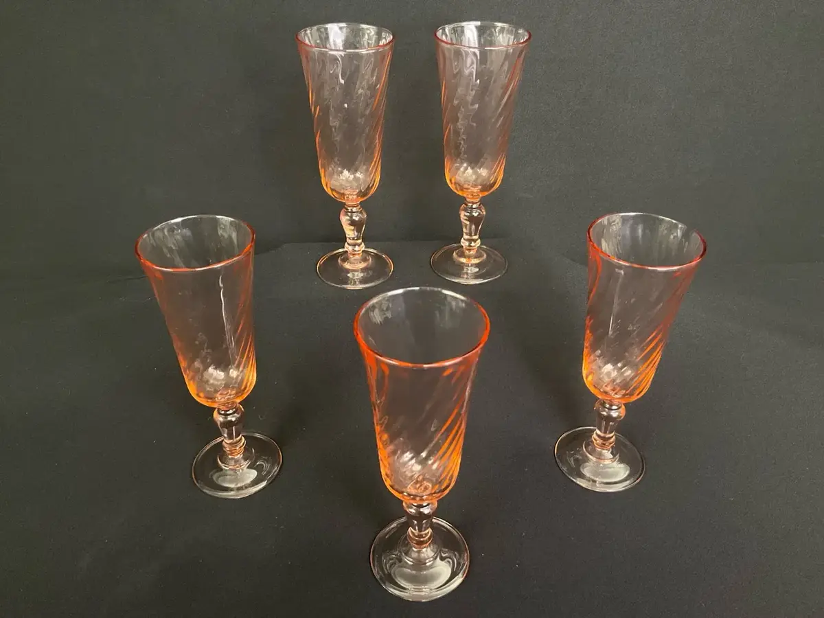 Arcoroc France “Rosaline” Pink Swirl Champagne Flutes