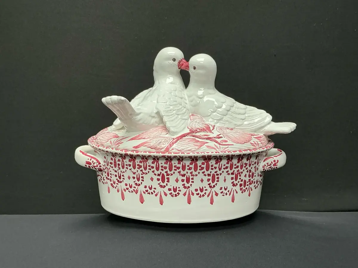 Ethan Allen Nesting Doves Vegetable Roaster