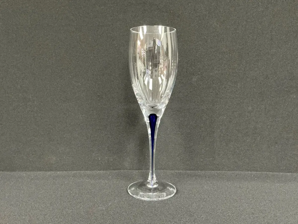 Orrefors Intermezzo Blue 6oz Crystal Wine Glass 2