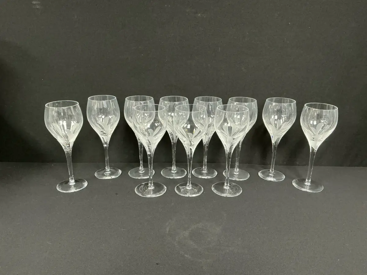 Atlantis Foliage Crystal Wine Glasses