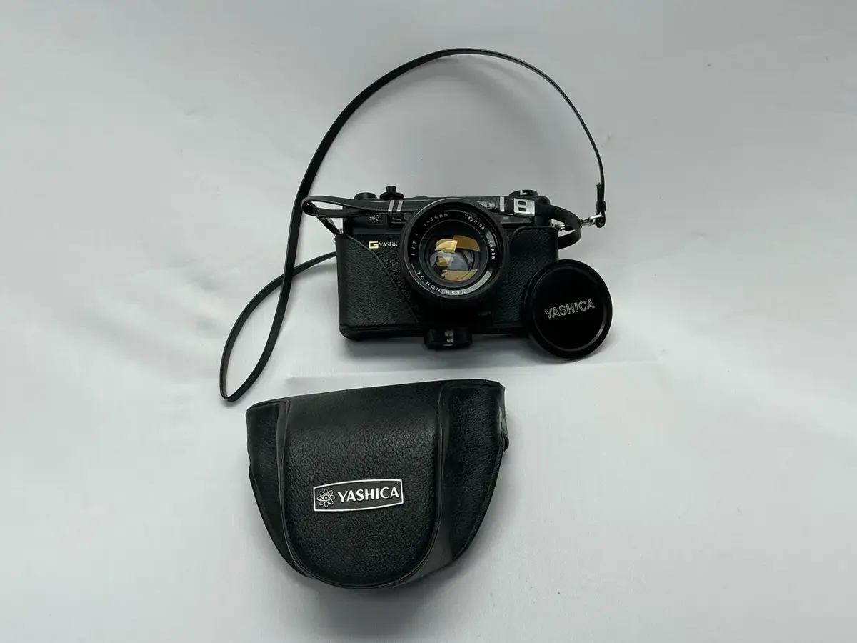 Yashica Electro 35 Camera