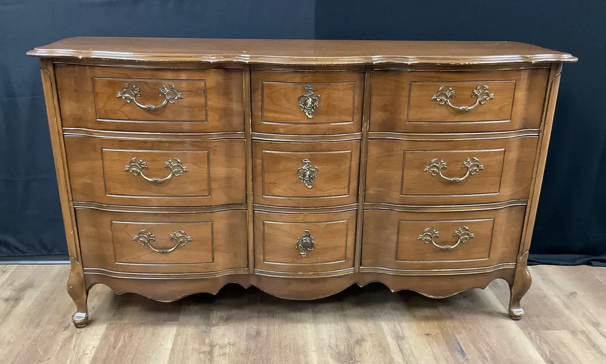 Vintage French Provincial Dresser