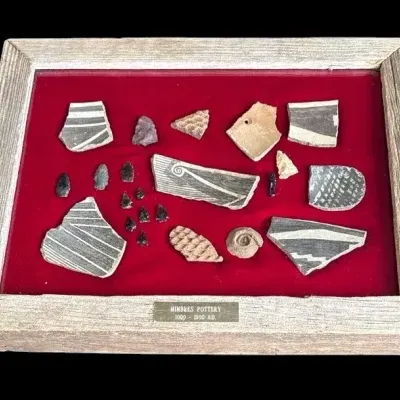 1000 -1300 AD Mimbres Indian Pottery & Arrowhead Samples * Framed in Old Barn Wood Shadow Box