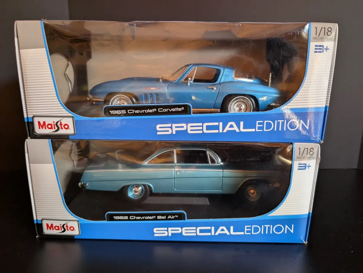 Maisto Special Edition 1:18 1962 Chevrolet Bel Air & 1965 Chevrolet Corvette Die-Cast Models