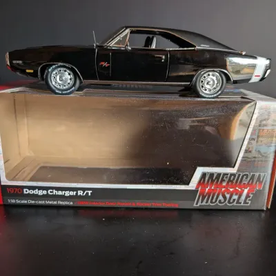 Auto World American Muscle 1970 Dodge Charger R/T 1:18 Die Cast Model