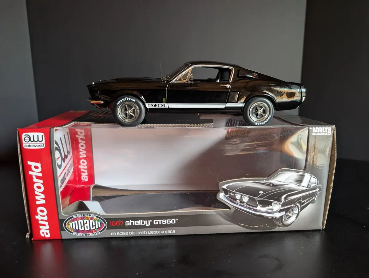 Auto World American Muscle 1967 Shelby GT350 Limited Edition 1:18 Die Cast