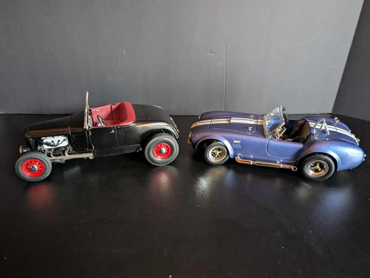 1:18 Die-Cast Ford Hot Rod & Shelby Cobra 427 S/C Model Cars