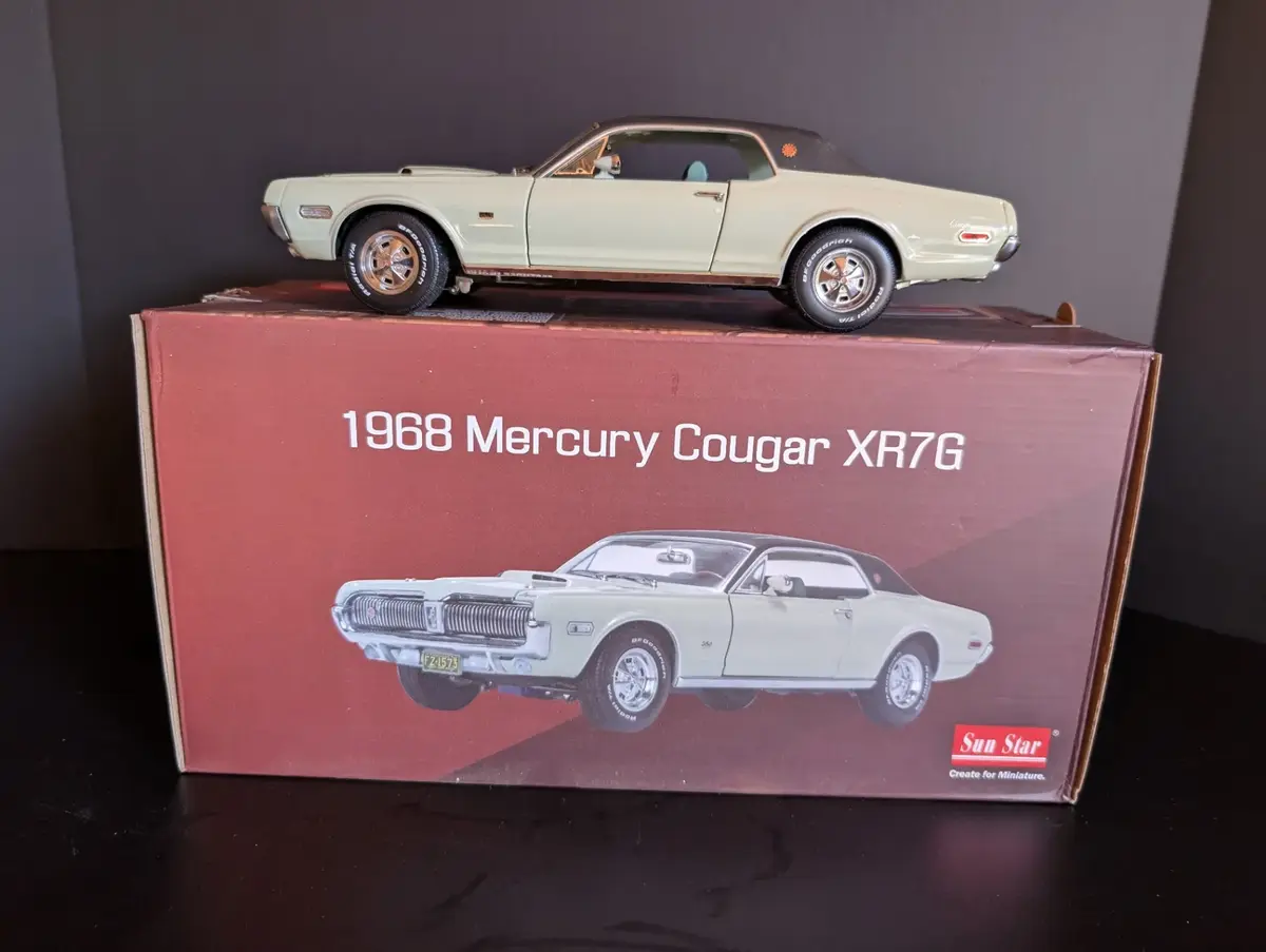 1968 Mercury Cougar XR7-G Sun Star 1:18 Diecast Model Car with Box