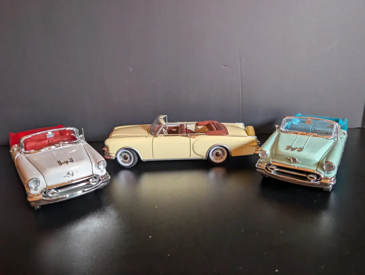 3-Piece Welly 1:24 Vintage Convertible Diecast Car Lot – Oldsmobile & Packard