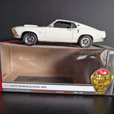 Auto World 1969 Ford Mustang Boss 429 1:18 Die-Cast Model with Box