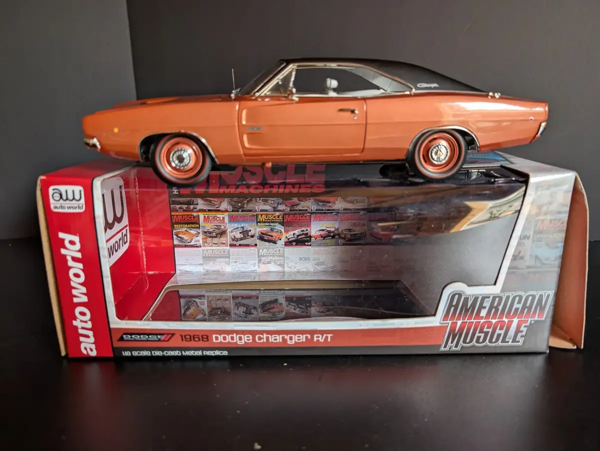 1968 Dodge Charger R/T Auto World American Muscle 1:18 Die Cast