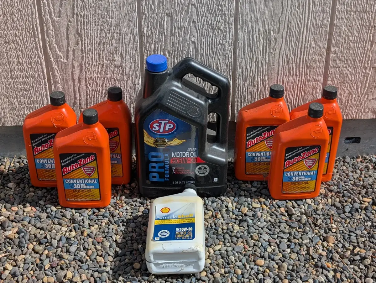 New Motor Oil Lot – AutoZone SAE 30, STP 5W-30 & FormulaShell 10W-30