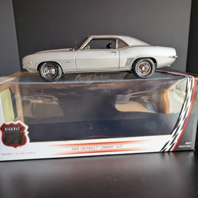 Barrett-Jackson Highway 61 1969 Chevrolet Camaro ZL1 1:18 Die Cast Model