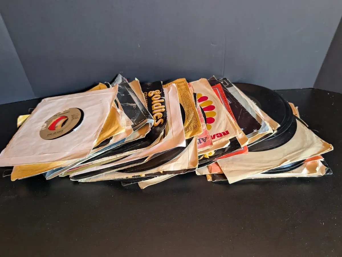 Mystery Lot of Vintage 45 RPM Records – Rock, Pop & Oldies