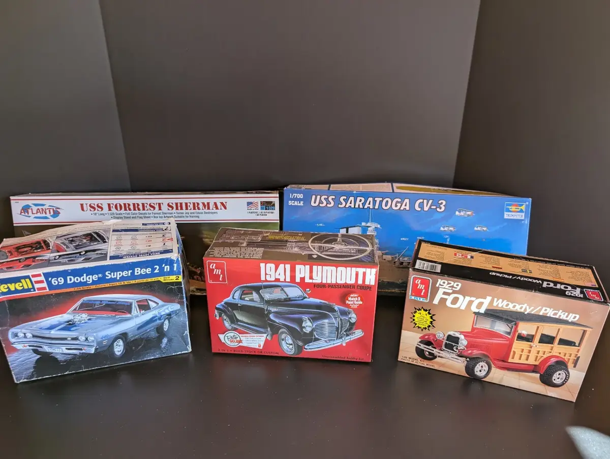 Vintage Plastic Model Kit Lot - Cars & U.S. Navy Ships