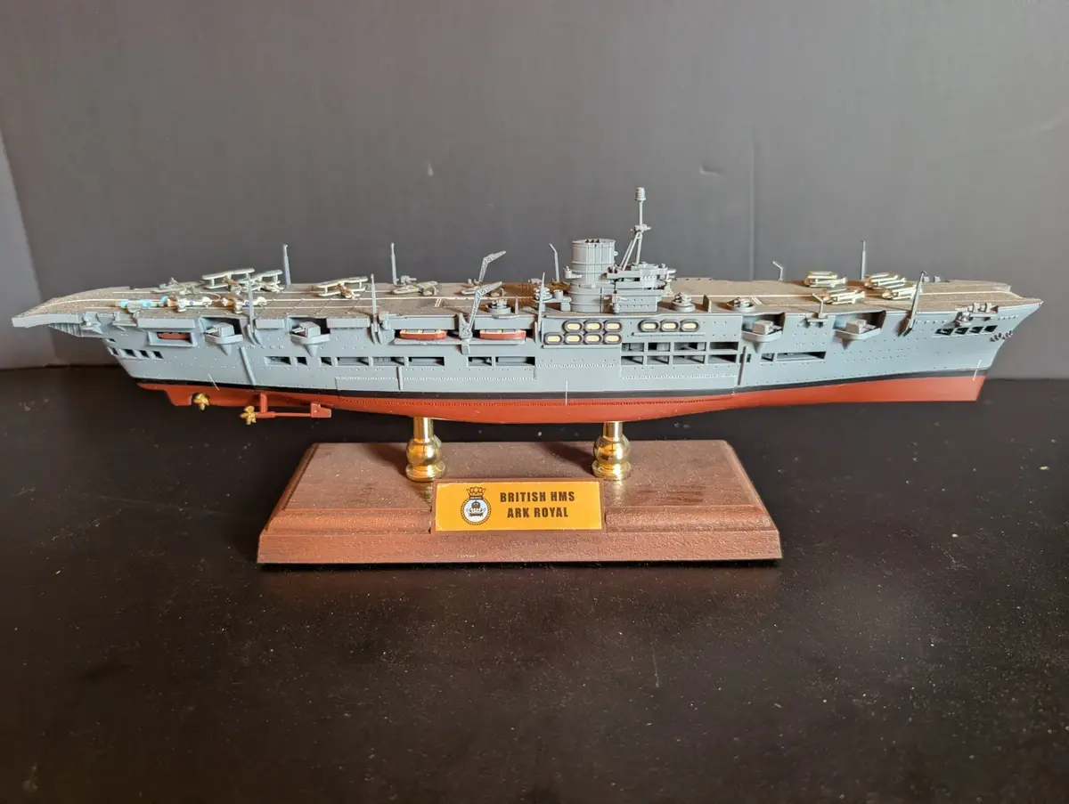 Forces of Valor British HMS Ark Royal 1:700 Scale Aircraft Carrier Model