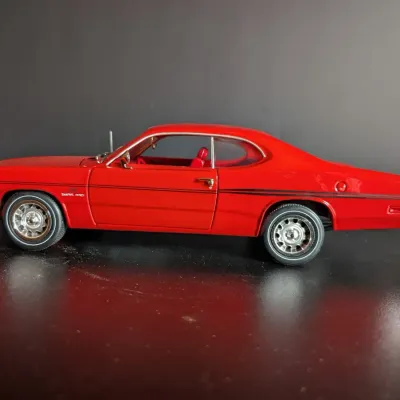 Auto World Hemmings 1970 Plymouth Duster 340 1:18 Die Cast Model