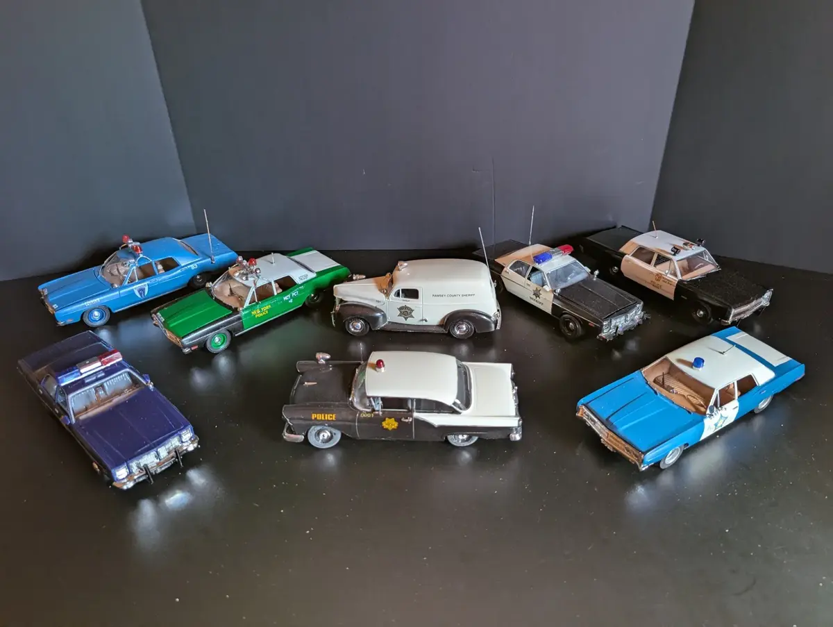 8-Piece 1:24 Scale Police & Sheriff Diecast Model Car Collection