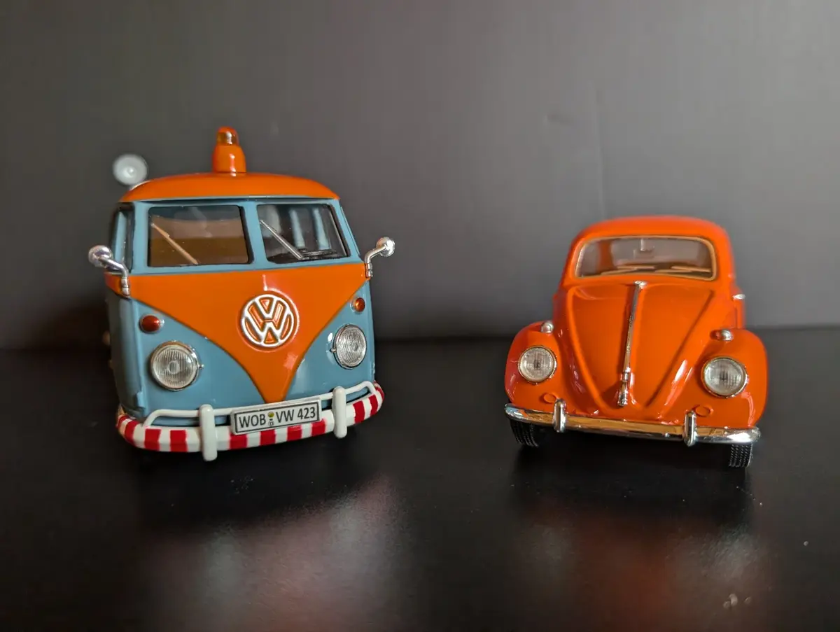 1:24 Volkswagen 1967 Beetle & Type 2 VW Service Pickup Diecast Models